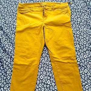 Old Navy Pixie Khaki Yellow Sz 16